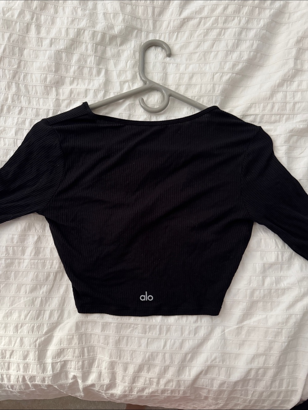 Alo Black Knot-Front Ribbed Crop Top